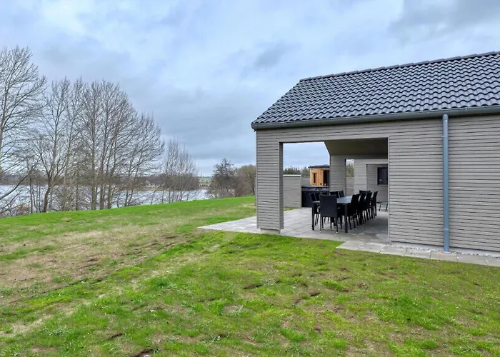 Villavilla 767 - Am See, Deutschland *